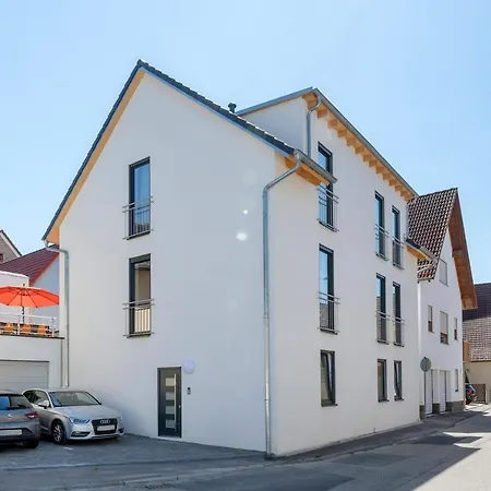 Apartment Goldenhome - Comfy&big - Footballtable - Barbecueterrace - Naehe Autobahn, Therme, Stadion
