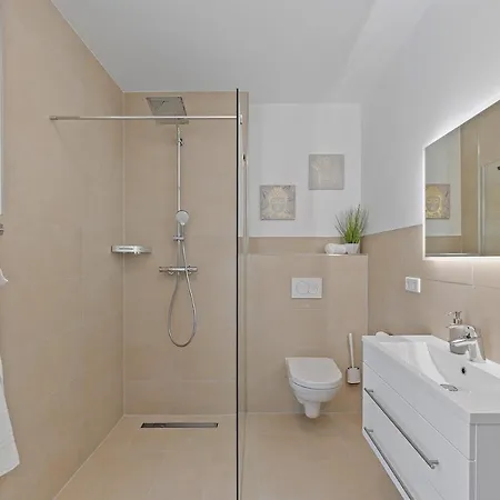 Golden With Barbecue, Yoga, Football Table * سينشيم