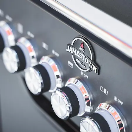 Golden With Barbecue, Yoga, Football Table * سينشيم